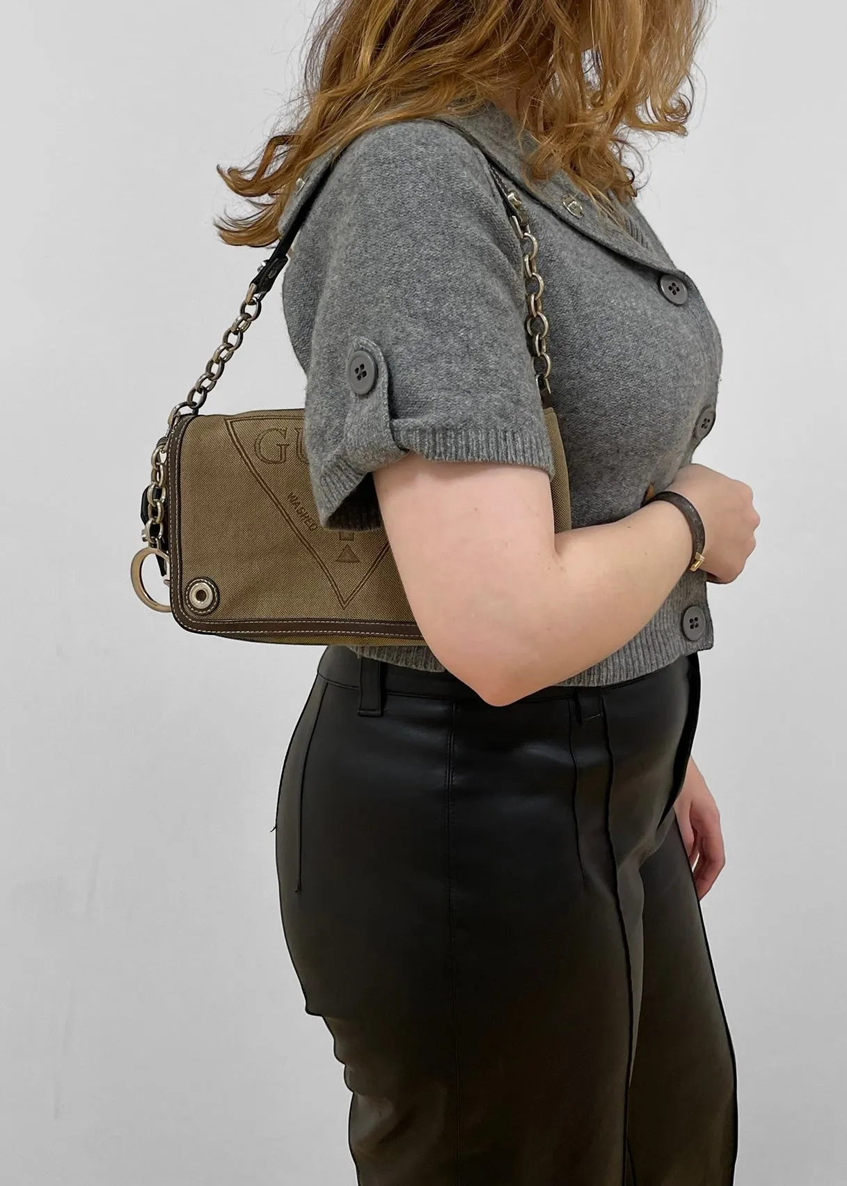 Sure! Here’s an optimized title for an e-commerce product featuring a charm bag:

Enchanting Charm Bag with Assorted Decorative Charms – Perfect for Gift-Giving and Personalizing Your Accessories

Let me know if you need any further modifications or additional help!
