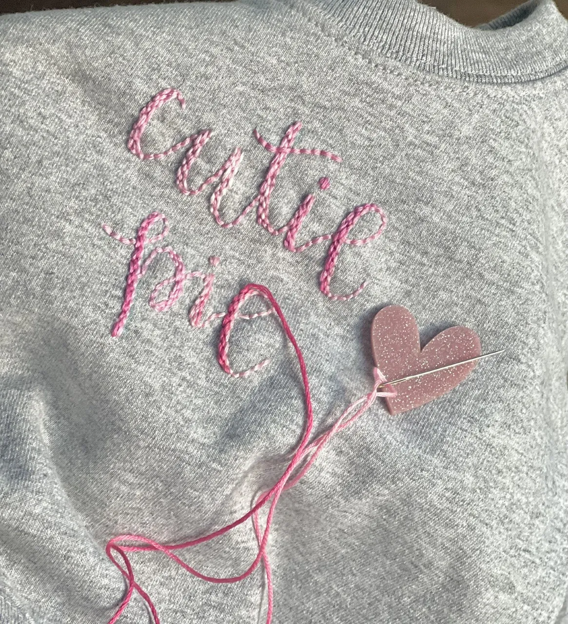 PINK GLITTER HEART MAGNETIC NEEDLE MINDER